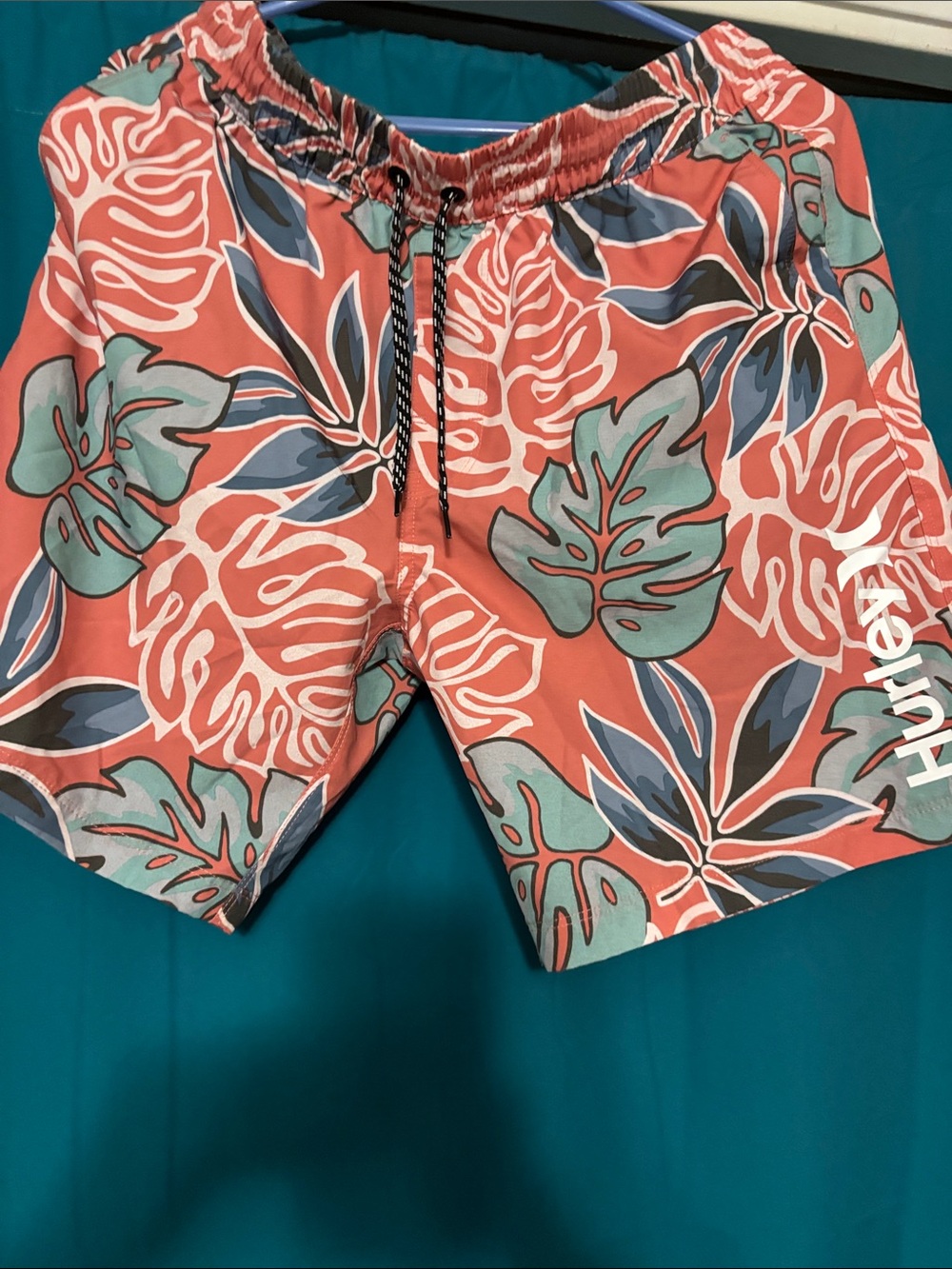 Hurley Coral Tropical Leaf Print Men’s Shorts